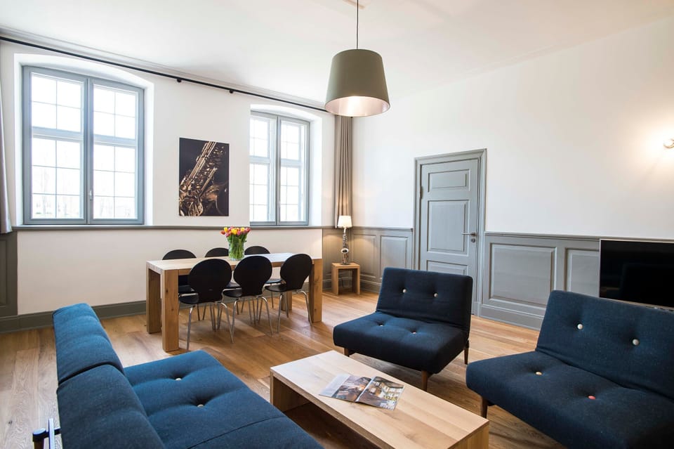 Apartment Kultur Gut Hasselburg – Saxophon with Shared Terrace and Wi-Fi Apartment in Ostholstein