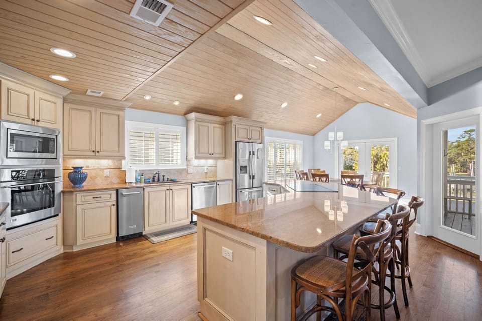 Kitchen with Island Seating