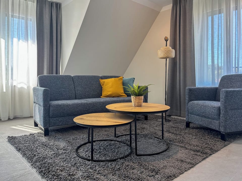 Apartment, Balcony | Living area