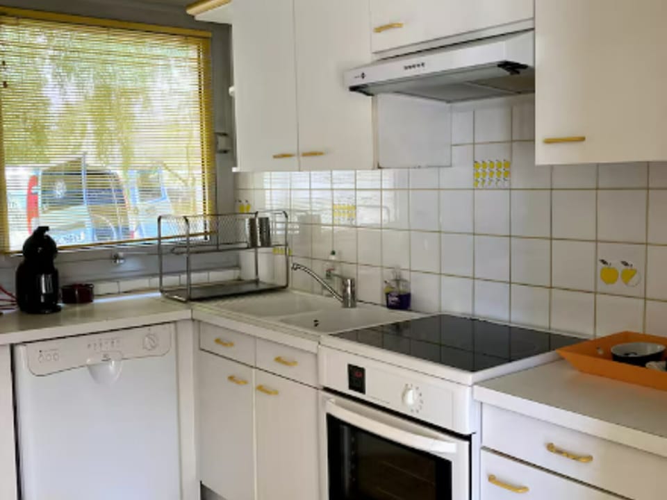 Spacious villa for 9 in Saint-Jacques, near sea, fully equipped House in Brittany
