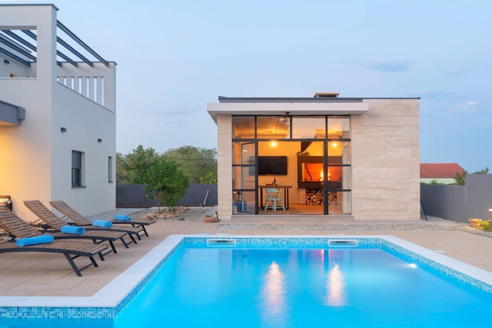 Holiday Home Swimming Pool