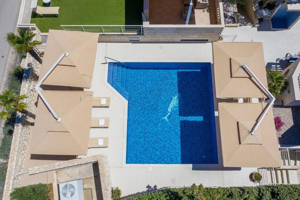 Holiday Home Swimming Pool