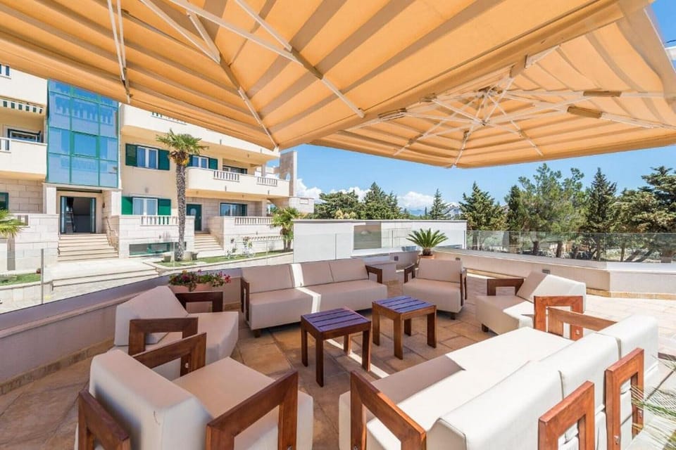 Holiday Home Swimming Pool