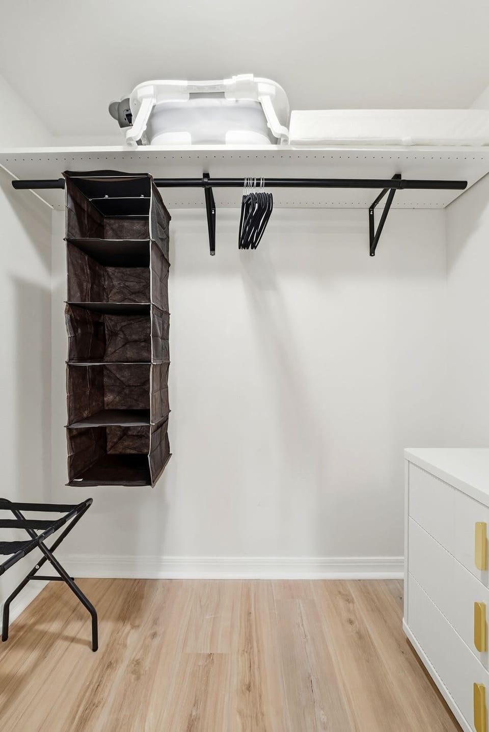 A dedicated space for your suitcases and folded clothes, so you can spend less time rummaging through bags and more time enjoying your trip