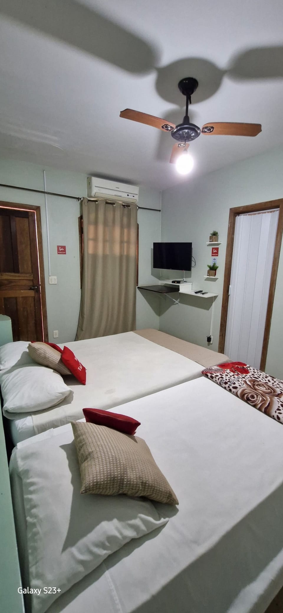 Free WiFi, bed sheets