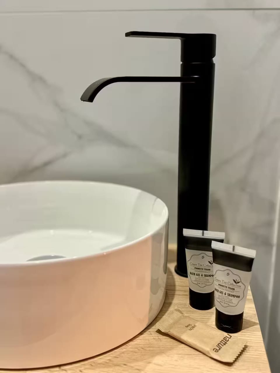 Bathroom amenities