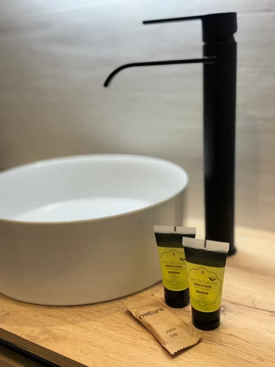 Bathroom amenities