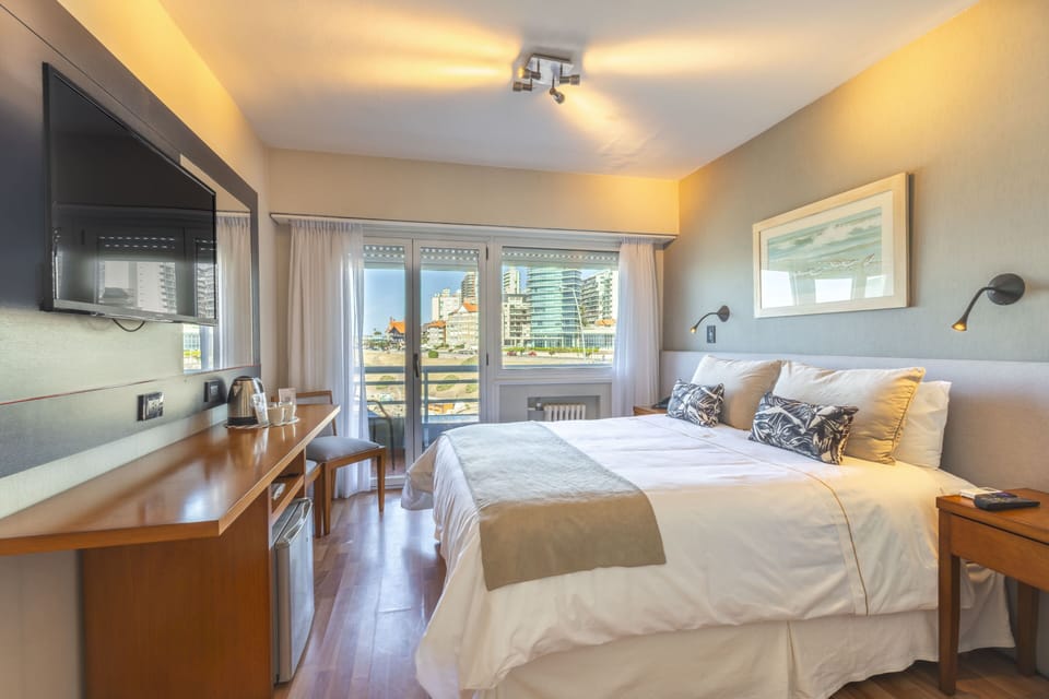 Superior Double or Twin Room, Balcony, Sea View | In-room safe, desk, WiFi (free)