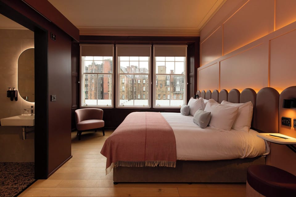 Signature Double Room, City View | In-room safe, desk, laptop workspace, WiFi (free)