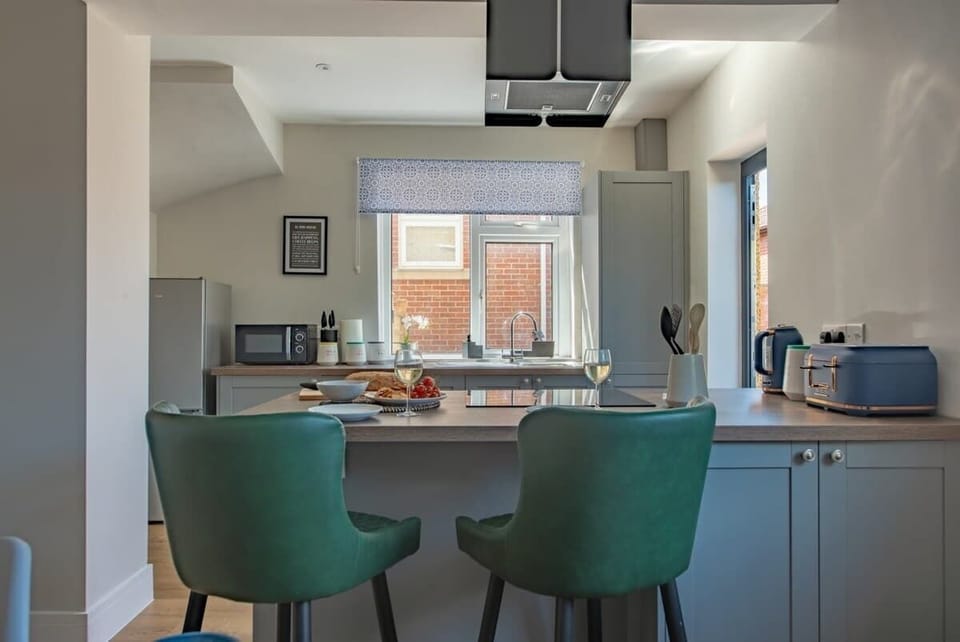 Breakfast bar