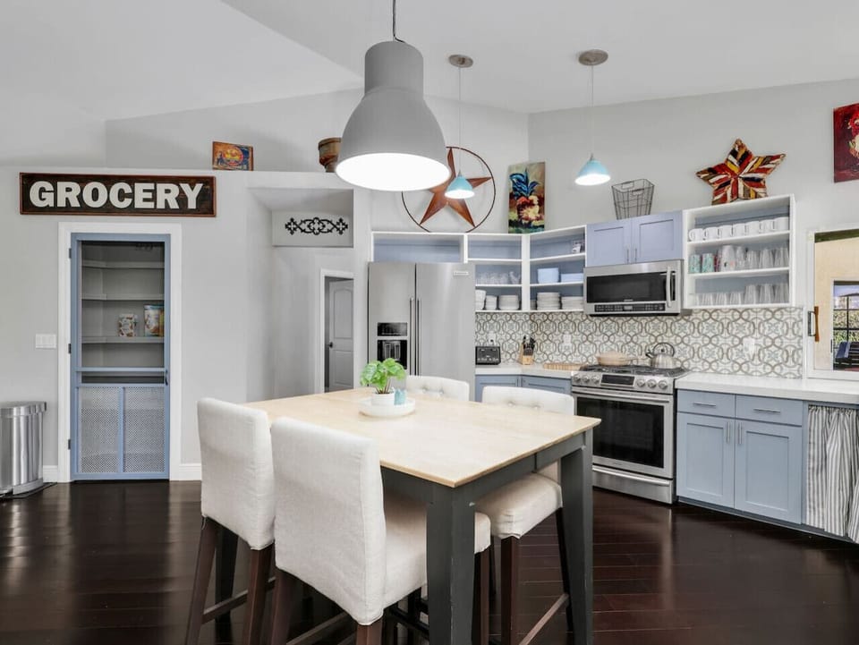 Kitchen with high-top dining table