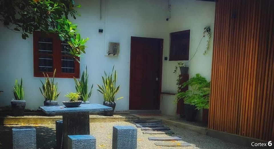 Gimanhala Tissawawa Hotel in Sri Lanka