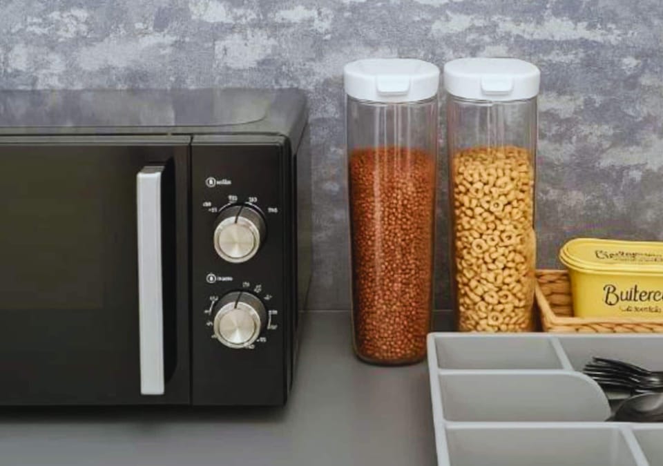 Apartment, 5 Bedrooms, Non Smoking, Shared Bathroom | Food and drink