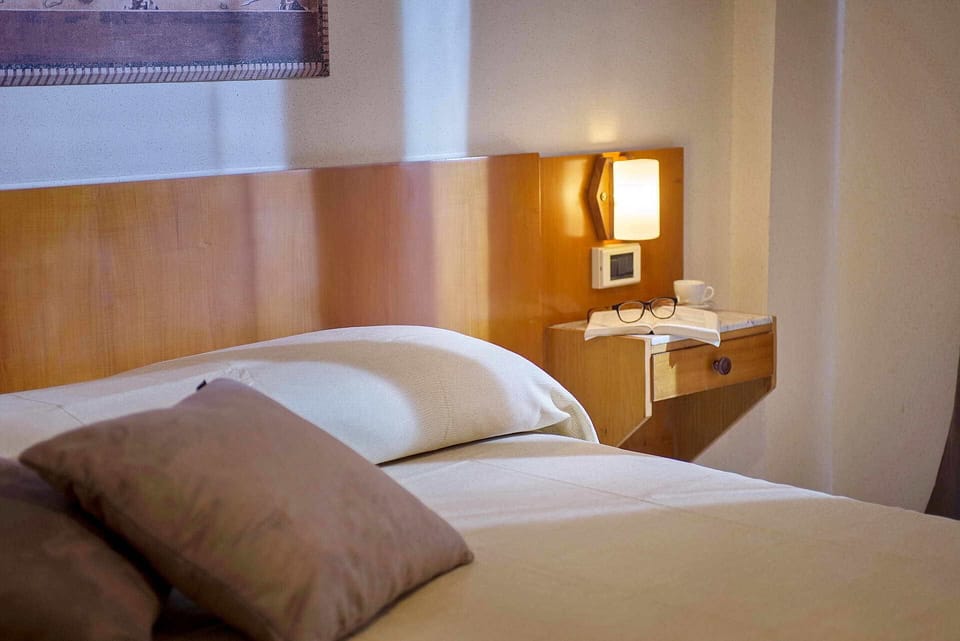 Standard Room, Balcony | Desk, free WiFi, bed sheets