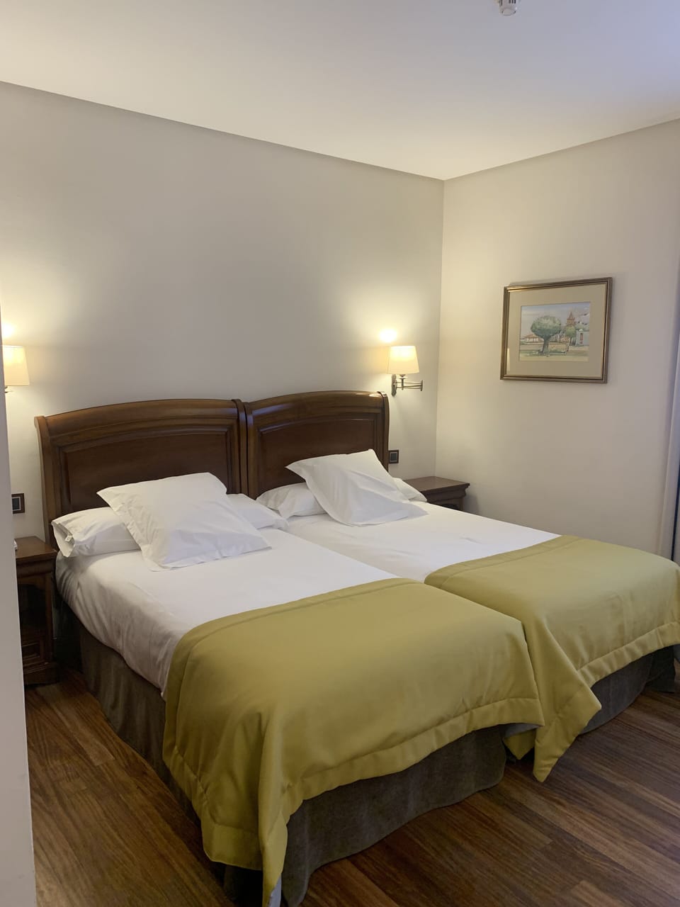 Minibar, in-room safe, desk, free WiFi