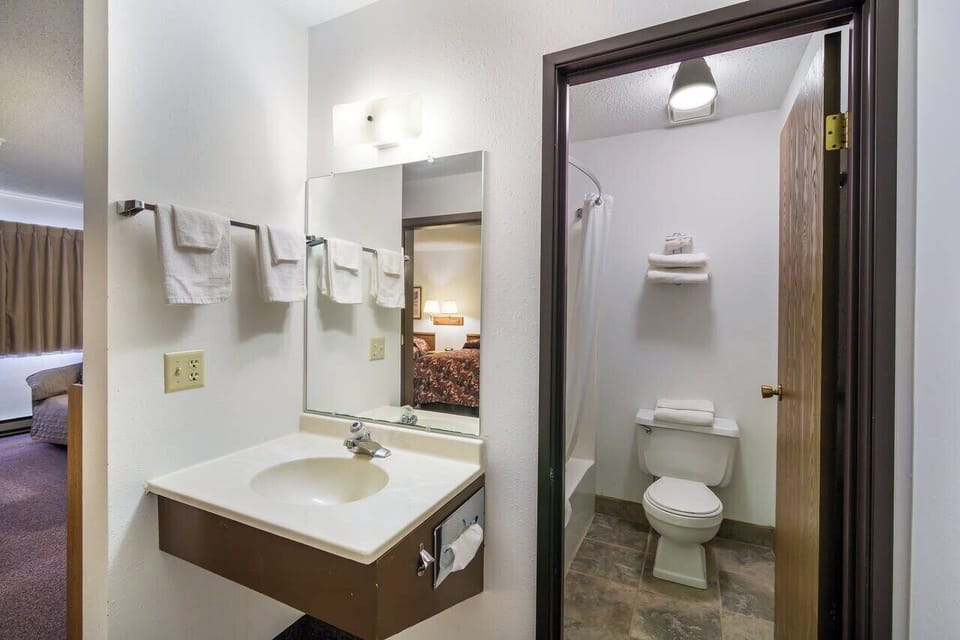 Separate tub and shower, free toiletries, hair dryer, towels