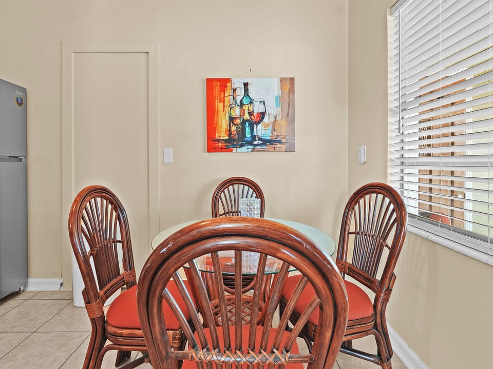 Dining area in kitchen