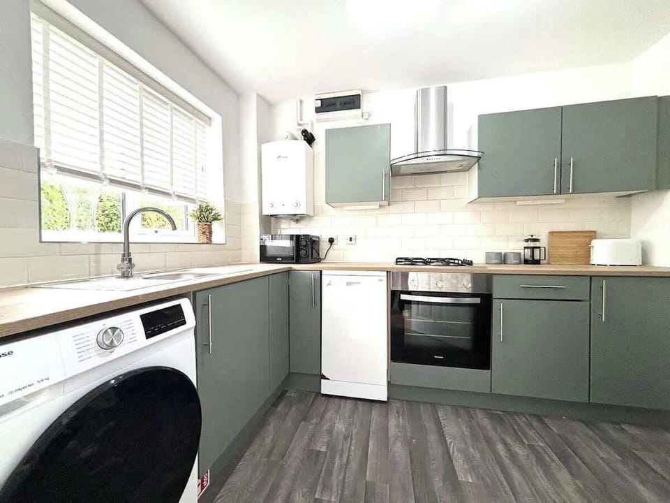 Modern, functional, and ready for everything from quick breakfasts to gourmet dinners.