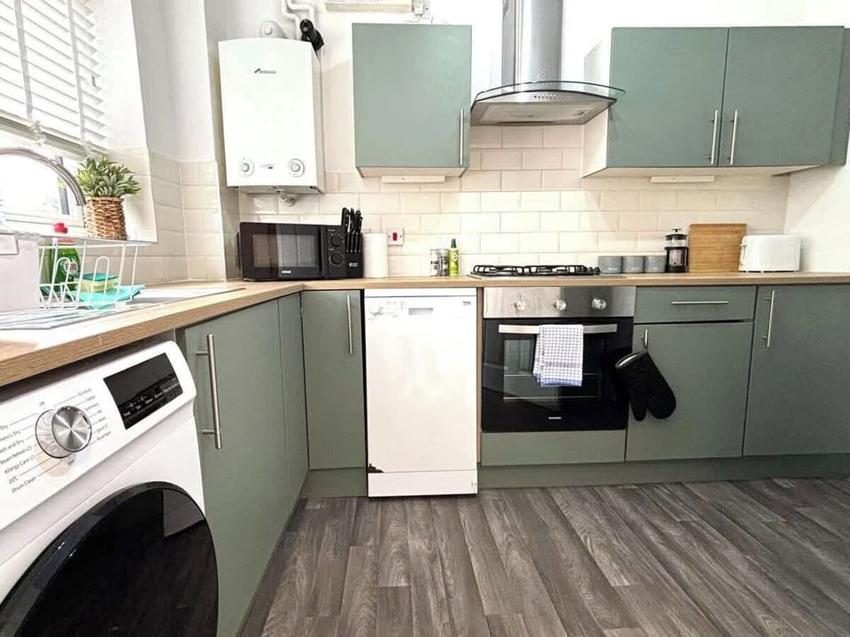Modern, functional, and ready for everything from quick breakfasts to gourmet dinners.