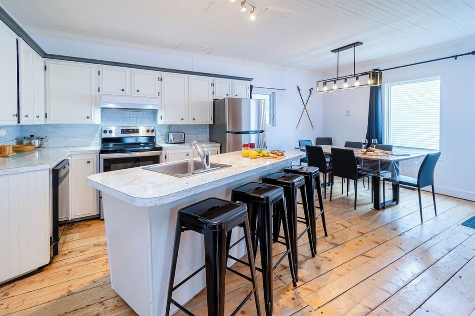 Cuisine spacieuse pour vos repas de chalet!