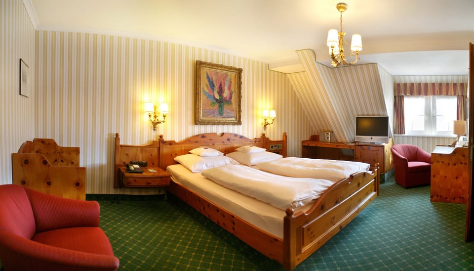 In-room safe, desk, free WiFi, bed sheets