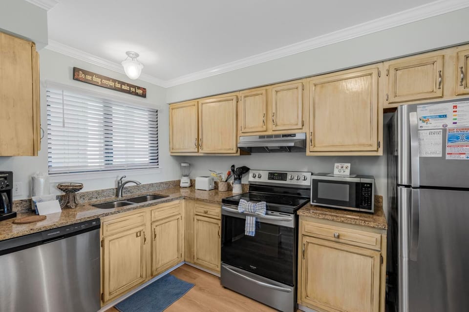 Condo, Multiple Beds (Las Palmas 122) | Private kitchen | Oven, toaster