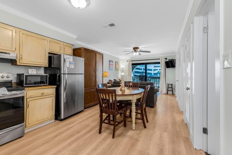 Condo, Multiple Beds (Las Palmas 122) | Private kitchen | Oven, toaster