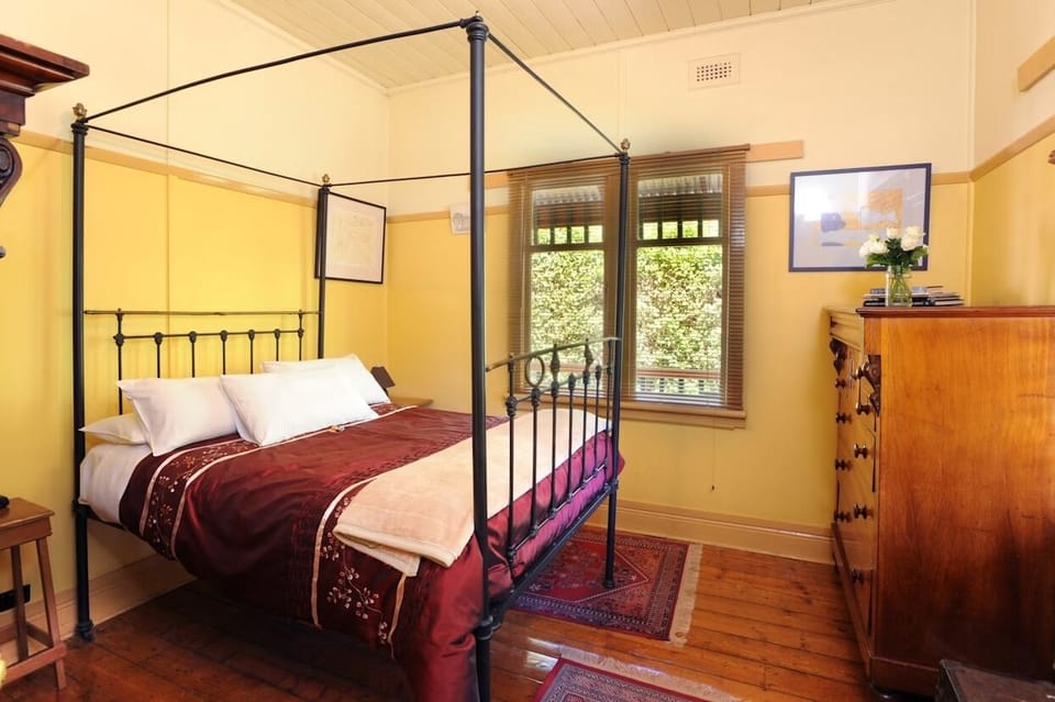 Cotswold Bedroom 1