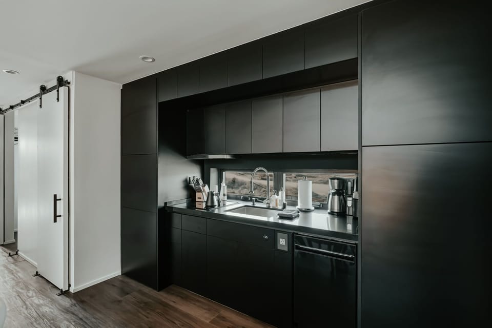 Kitchen and laundry 