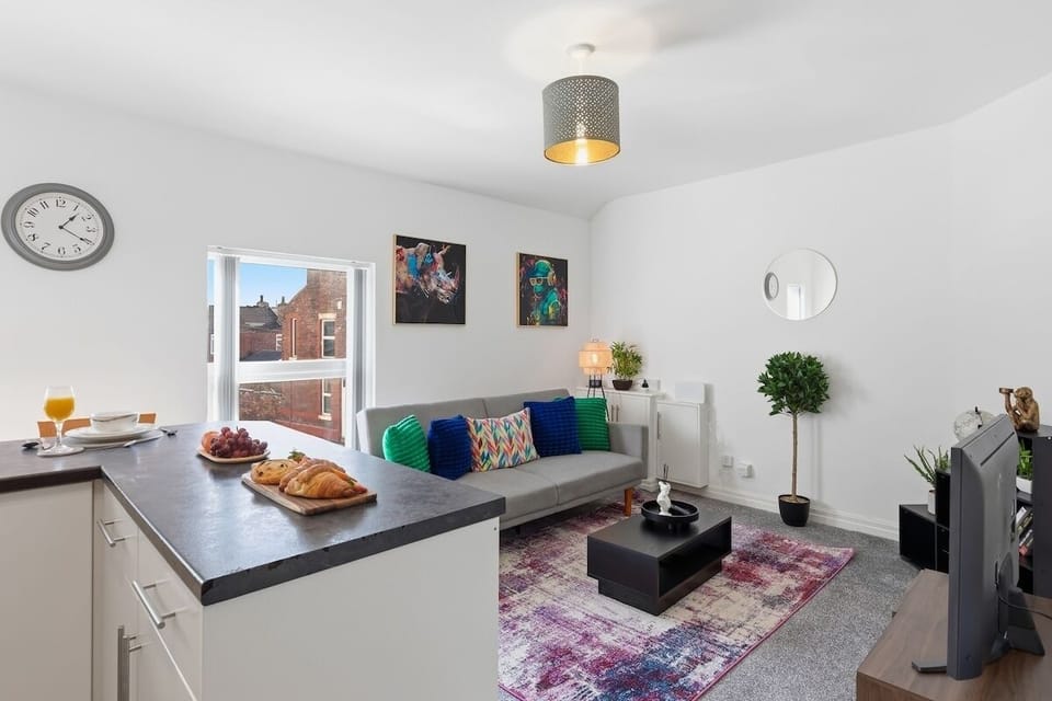 Spacious 1-Bed | Town Centre | Free Parking Apartment in Warrington