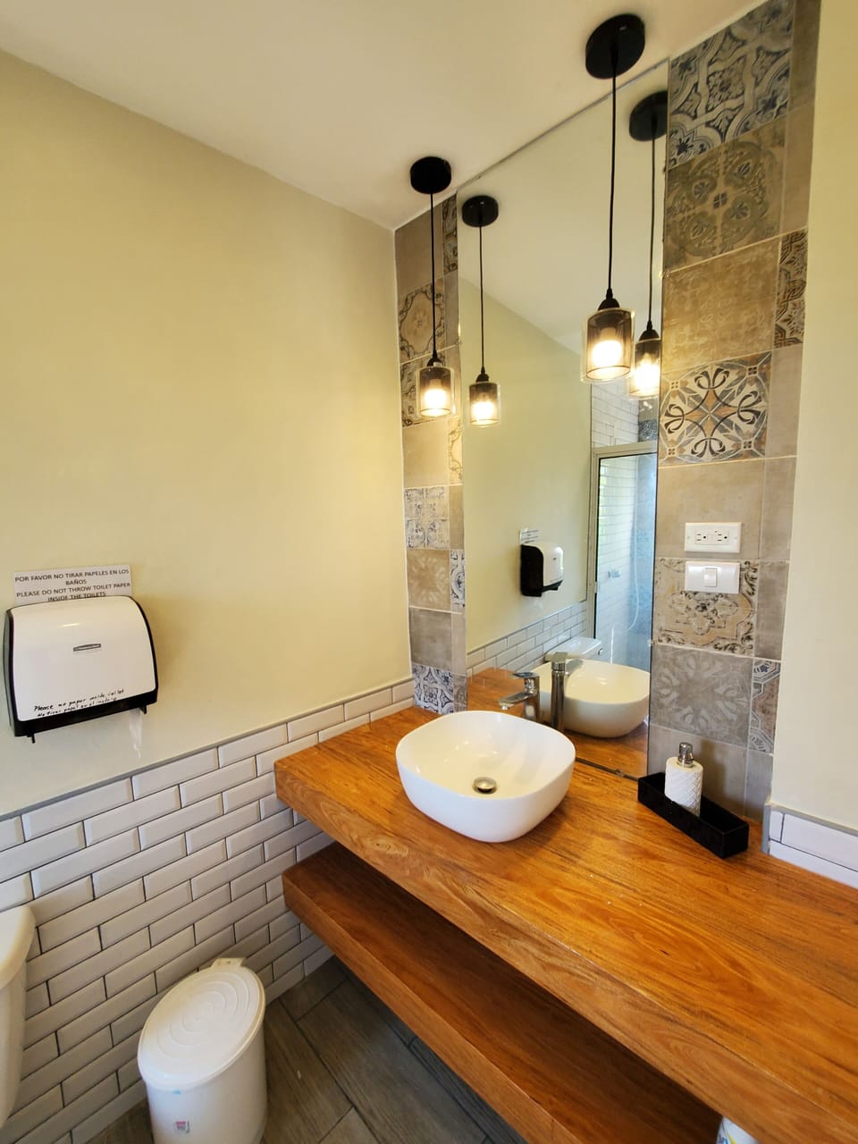 Superior Room, Ocean View | Bathroom | Soap, shampoo, toilet paper