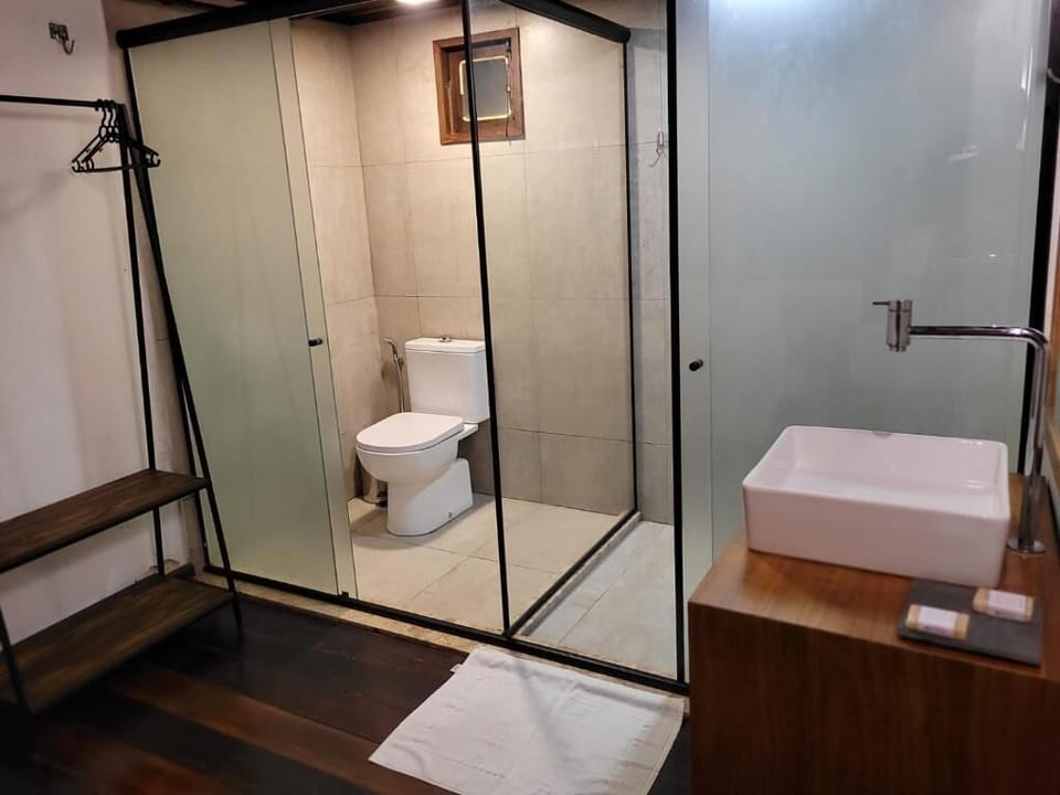 Double or Twin Room | Bathroom