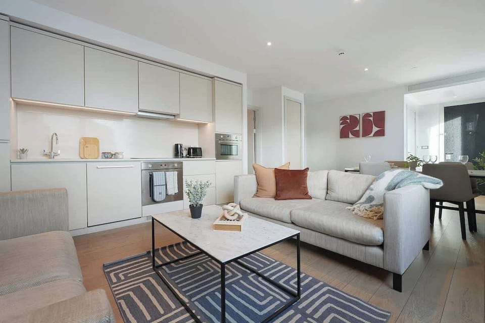 An open-plan living room, dining area and kitchen, benefit from a SMART TV with Netflix and plenty of space to sit down and relax. 