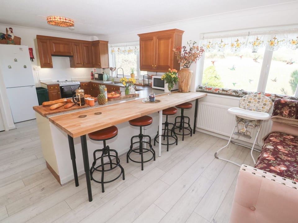 Dishwasher, cookware/dishes/utensils