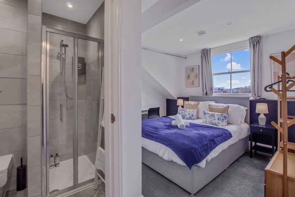 The Cosy Quayside Apartment | Central Apartment in Gloucester