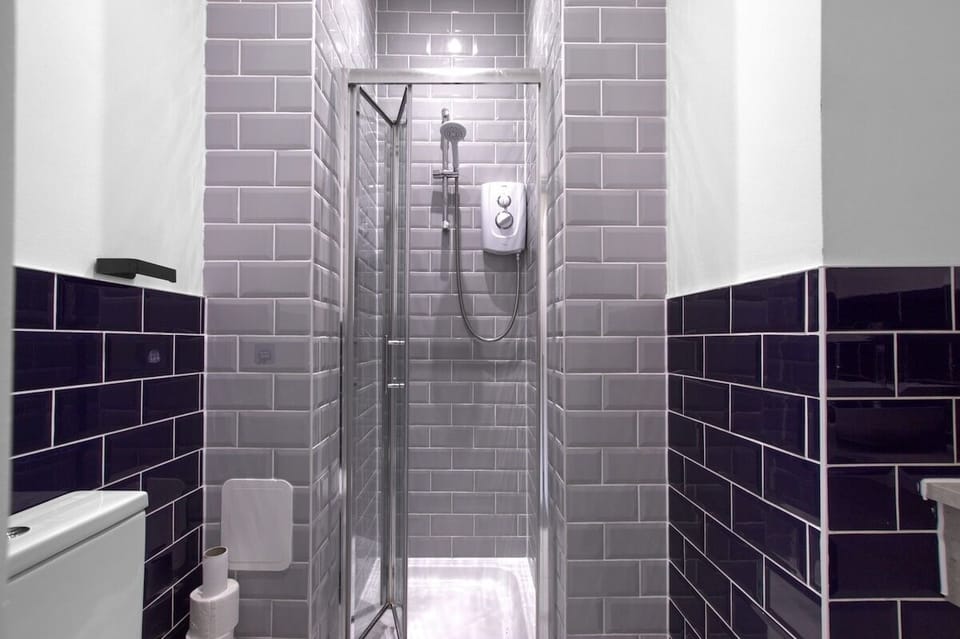 The Quayside Serviced Apartments | The Lookout Apartment in Gloucester