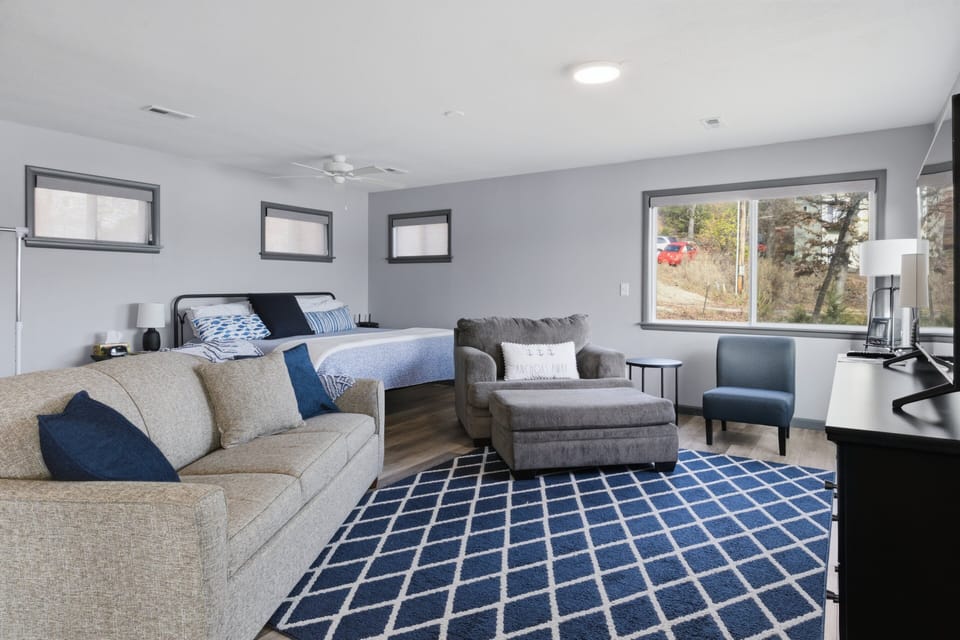 House, 1 King Bed with Sofa bed, Patio (Little Smokey Cabin) | Living area