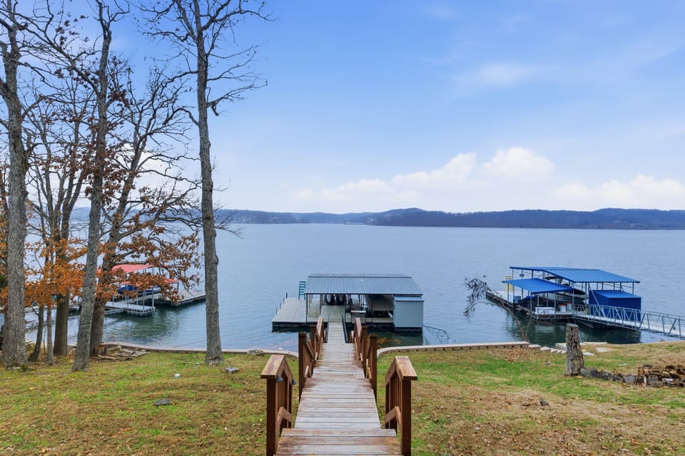 House, Multiple Beds, Patio (Parrot Bay Cabin) | Lake view