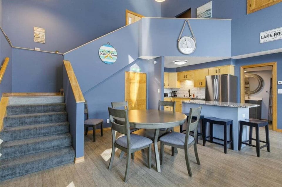 House, Multiple Beds, Patio (Highline Hideaway) | 3 bedrooms, individually decorated, individually furnished, bed sheets