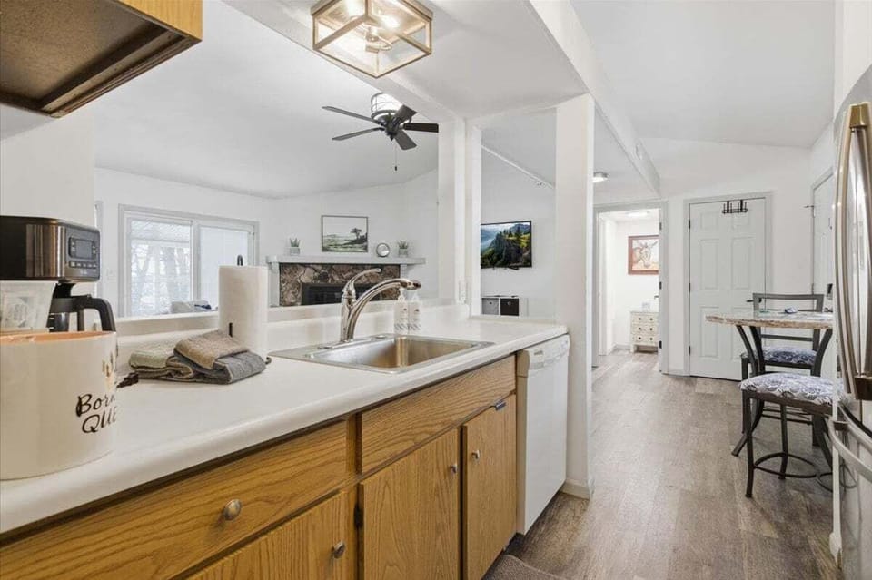 House, Multiple Beds, Pool Access, Garden View (Hopetown Hideaway) | Private kitchen