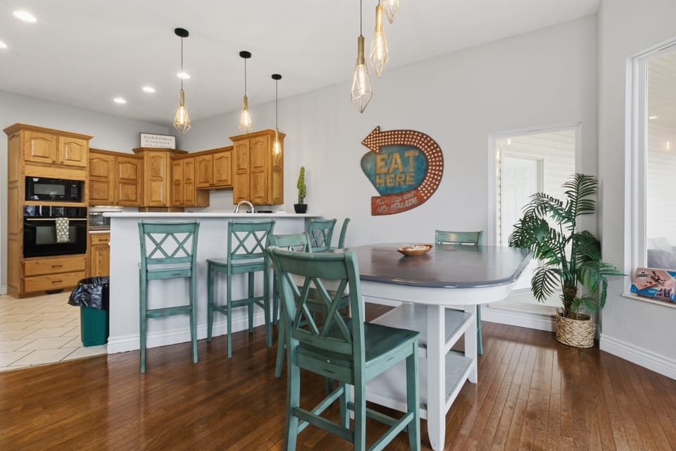 House, Multiple Beds, Patio (Dog Days Den) | Private kitchen