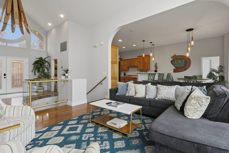 House, Multiple Beds, Patio (Dog Days Den) | Living area