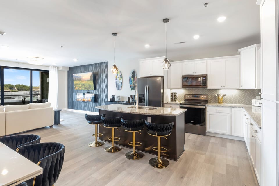 Condo, Multiple Beds, Pool Access, City View (Off the Hook at Topsider) | Private kitchen