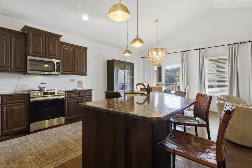 House, Multiple Beds, Patio, Garden View | Private kitchen