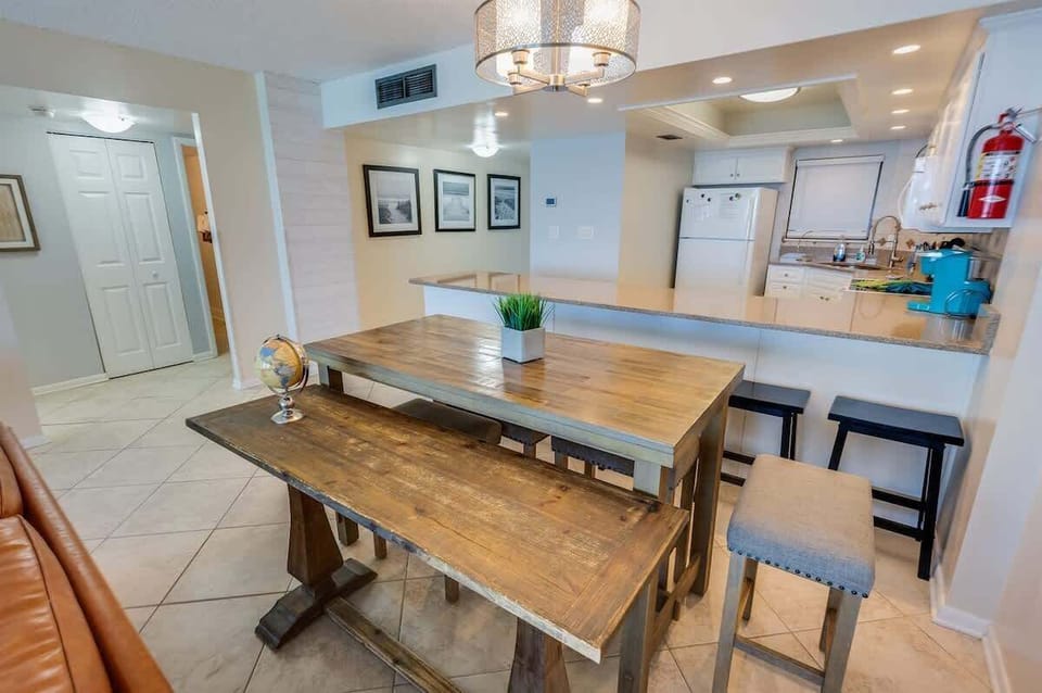 Dining Area, Beautifully Decorated