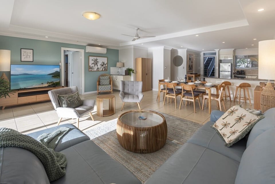 Blue Water Views 3 - Lounge
