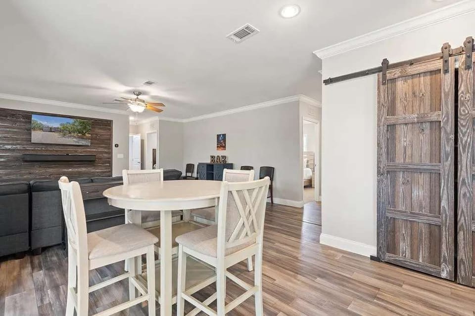 House, Multiple Beds, Patio (7994 W US-290) | 4 bedrooms, individually decorated, individually furnished, bed sheets