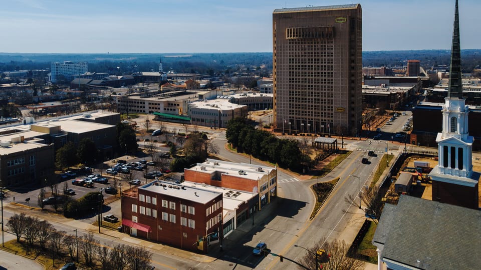 Don't miss this beautiful downtown spot! BOOK NOW!