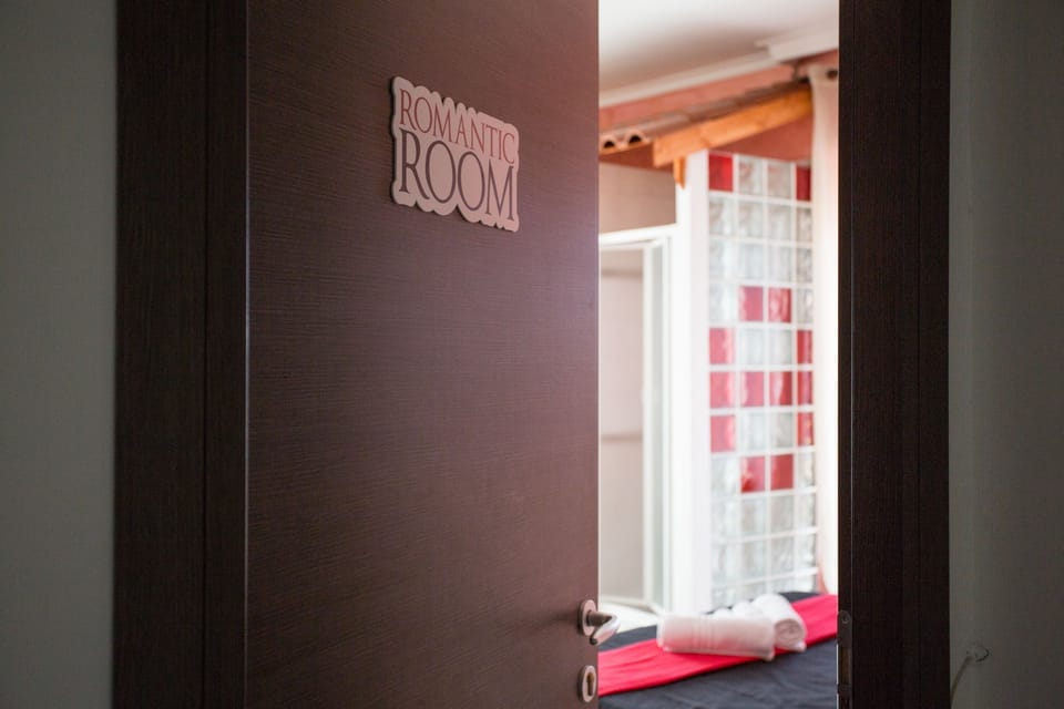 1 bedroom, premium bedding, minibar, in-room safe