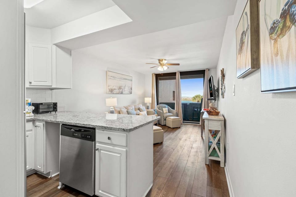 Open living room & kitchen space perfect for small families